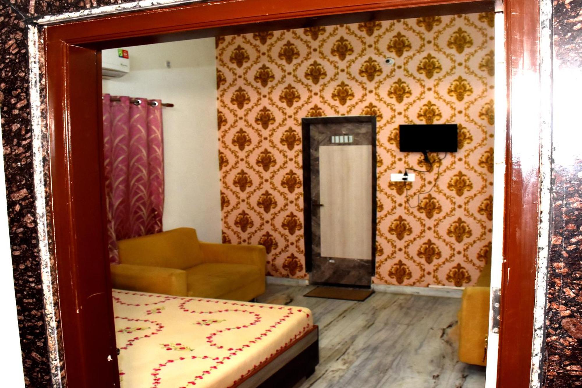 Ramaya Home Stay Варанасі Екстер'єр фото