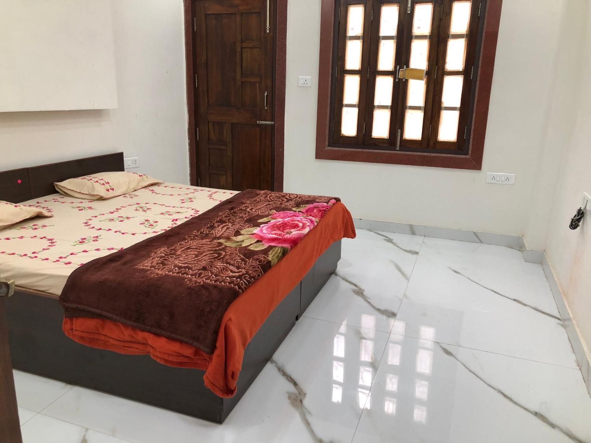 Ramaya Home Stay Варанасі Екстер'єр фото