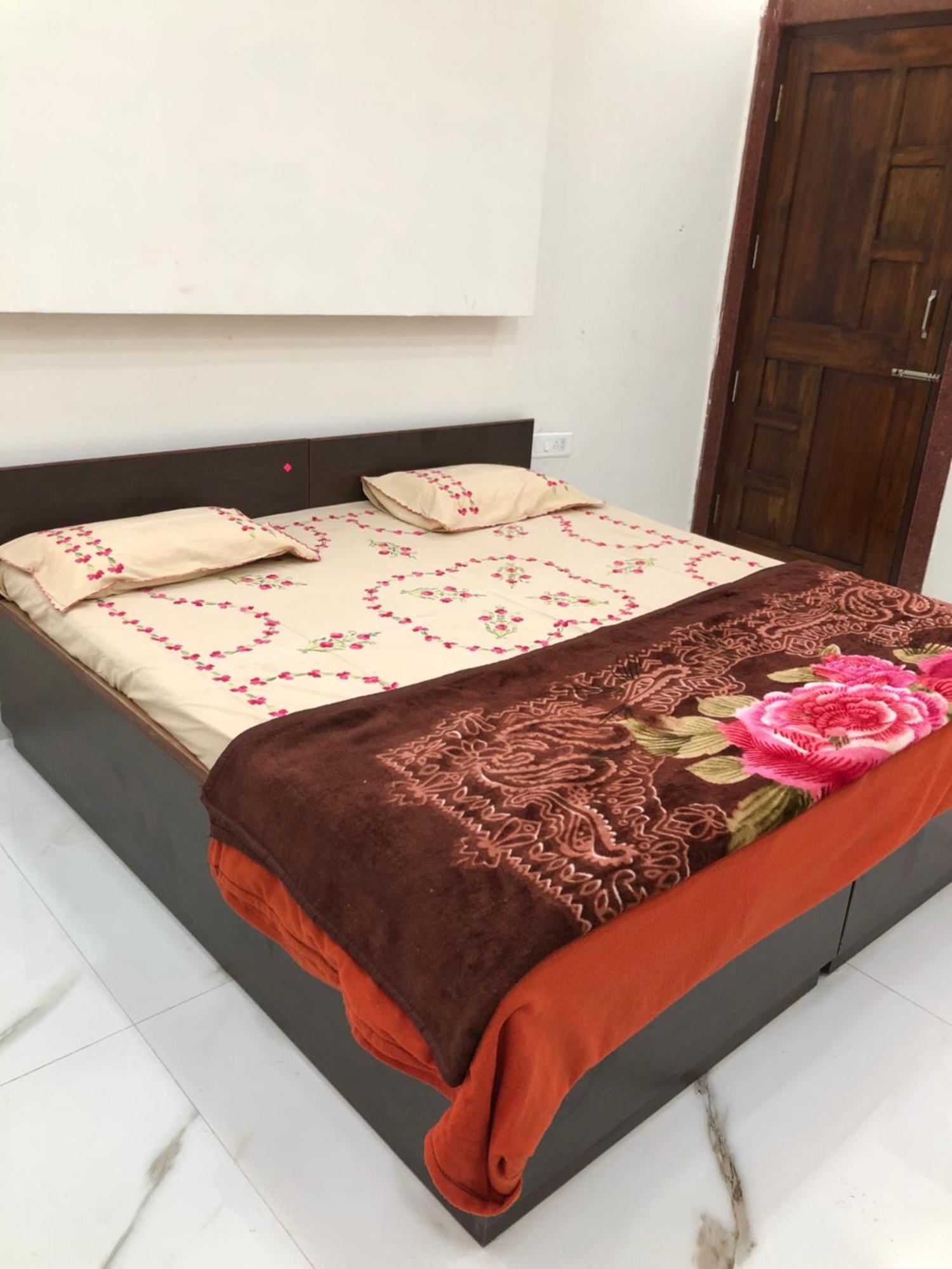 Ramaya Home Stay Варанасі Екстер'єр фото
