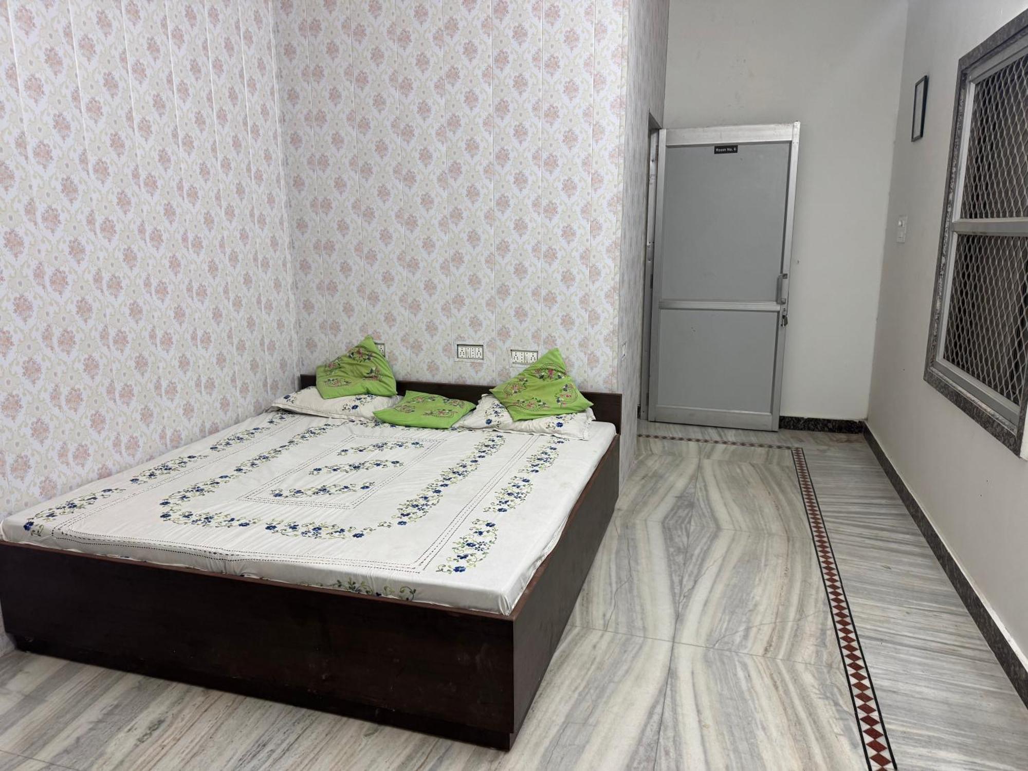 Ramaya Home Stay Варанасі Екстер'єр фото